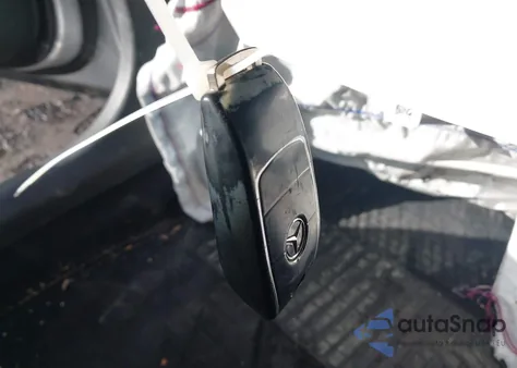 2019 Mercedes-Benz E 300 4Matic from USA, damaged, VIN WDDZF4KB3KA511040